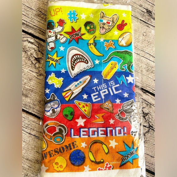 NWT. Table cover. Fun gaming/video games design. New in unopened package - Picture 5 of 5
